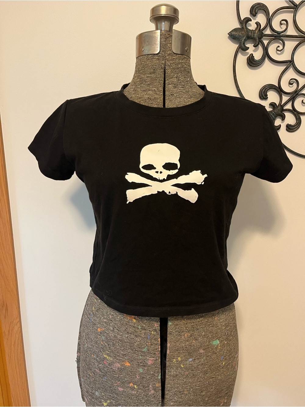 Black Crop Tee with White Skull & Crossbones Graphic, M